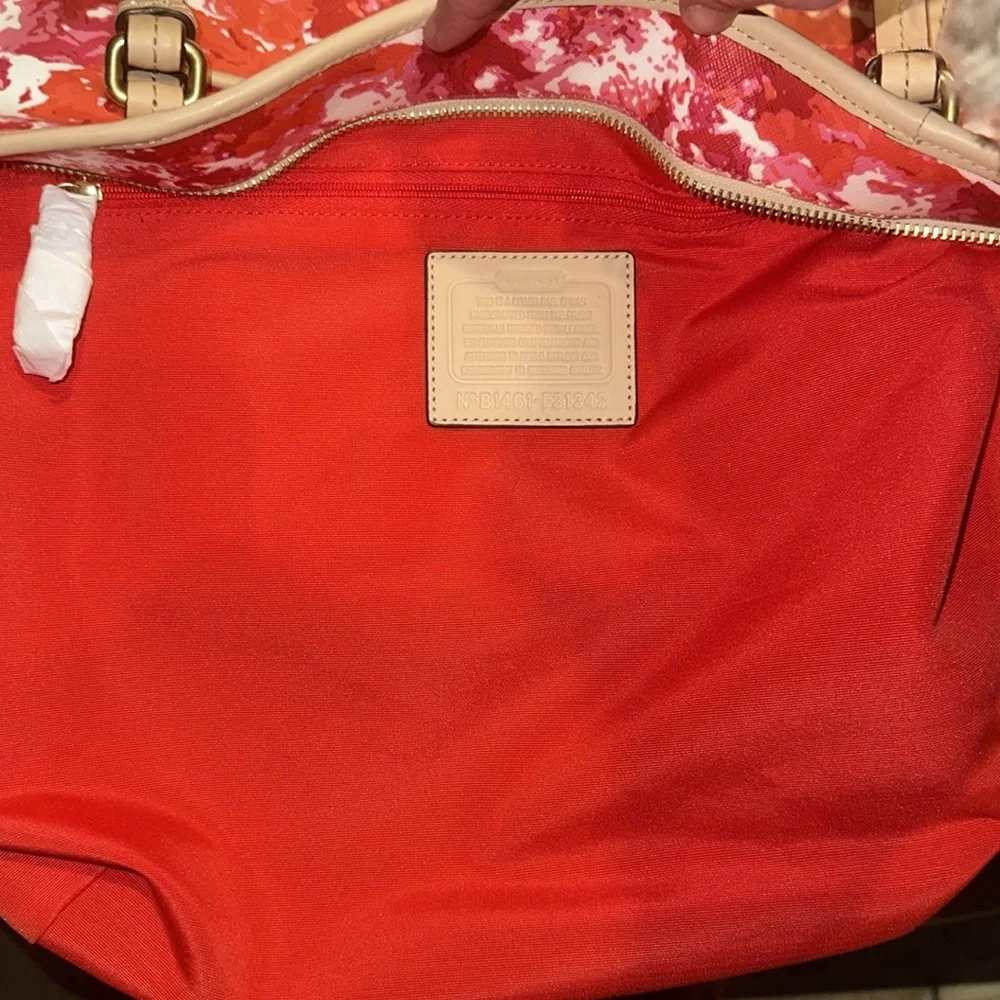 New Coach Peyton Floral Leather Zip Top Tote **Read description** - Picture 12 of 16